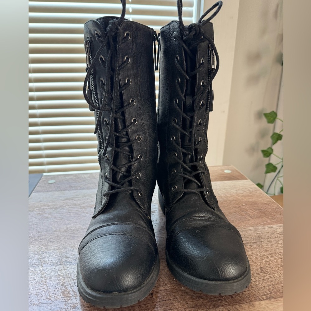 Stylish Black Lace-Up Combat Boots for Women